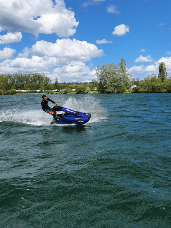 Activité nautique au Lac terre d'Auge